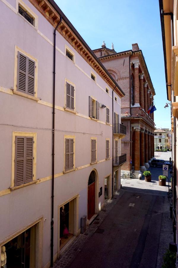 Appartamento In Piazza Cavour Centro Storico Ріміні Екстер'єр фото